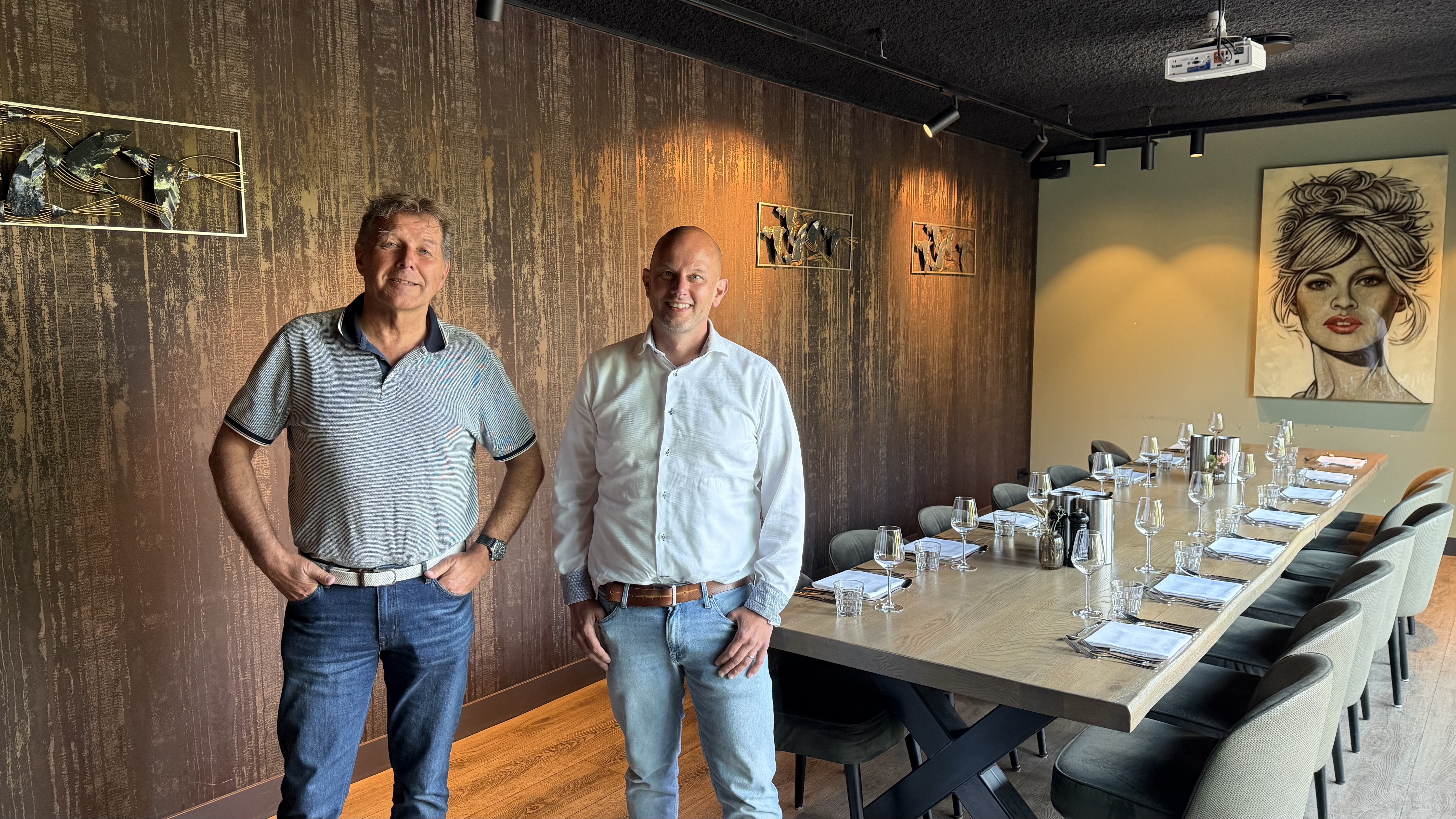 Ramon van Bergem van BaanFit (links) en Kees Niehof van WerkEcht! in hun afspreeklocatie, restaurant Zuiver in Leusden