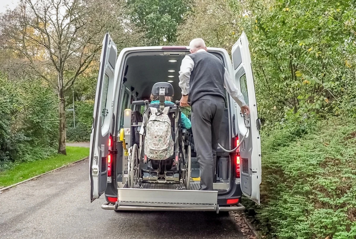 waarom werkt aow’er door?